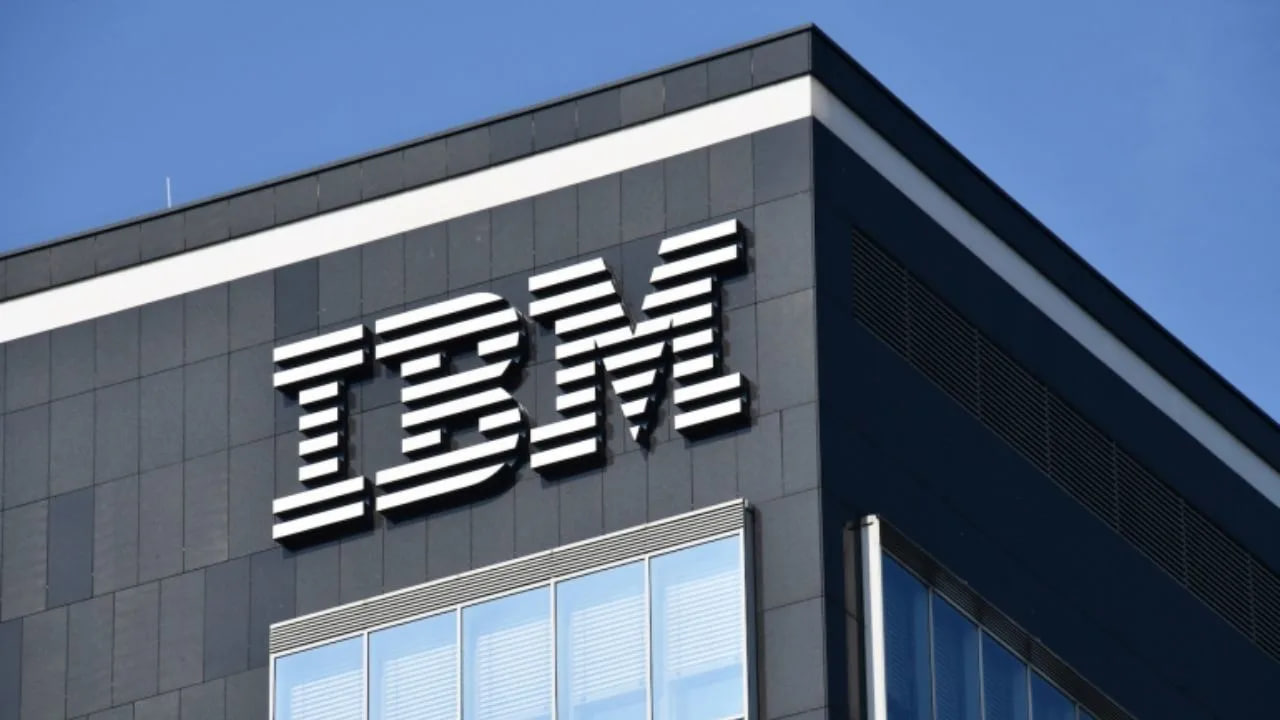 درآمد IBM