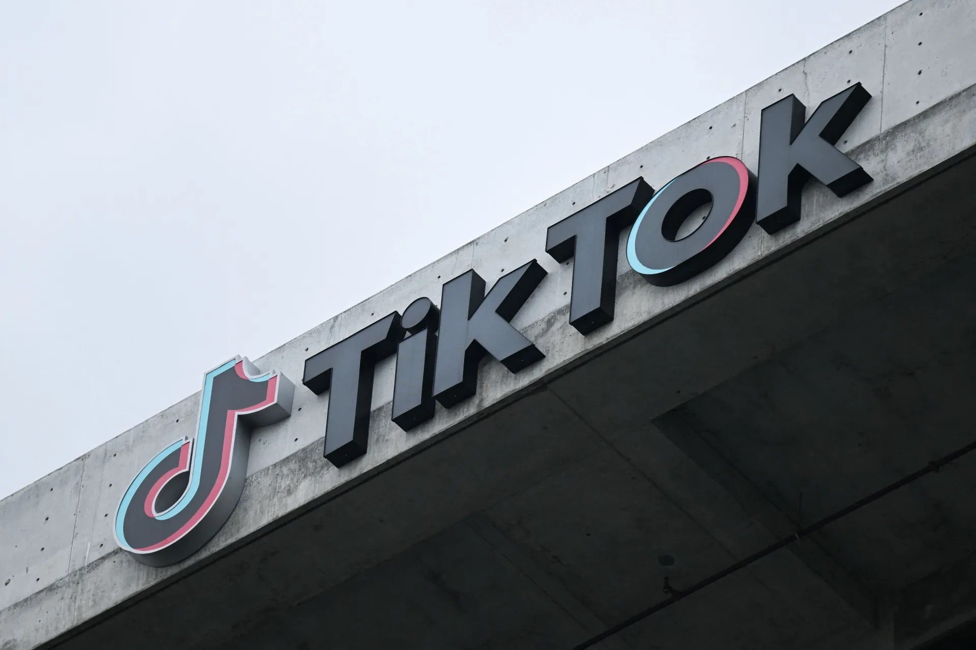 TIK TOK