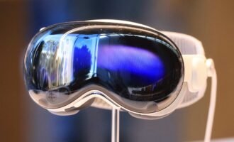 هدست ویژن پرو