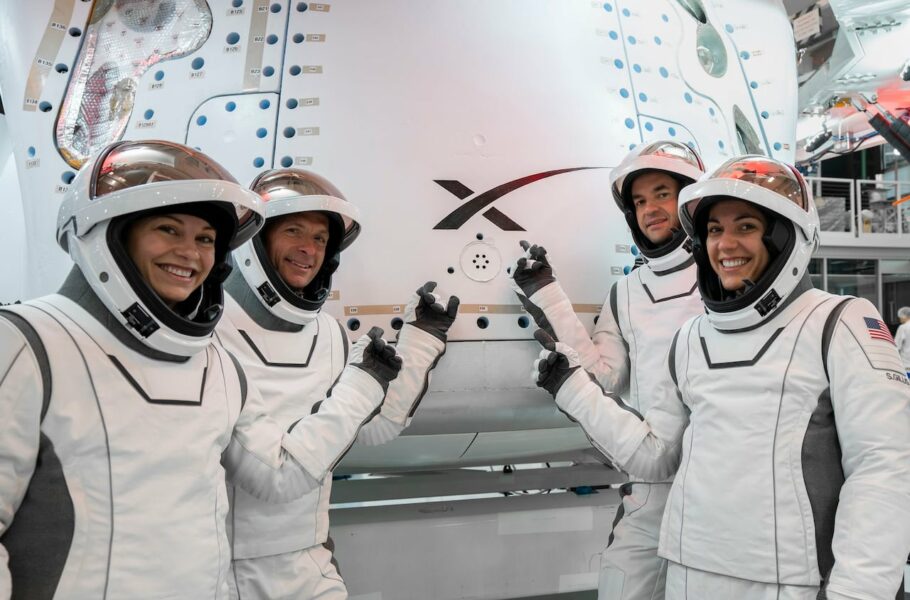 اسپیس ایکس پولاریس داون