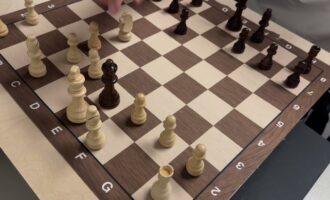 ربات شطرنج رزبری پای