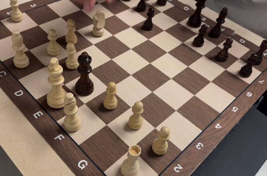 ربات شطرنج رزبری پای