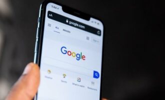 آیفون و گوگل