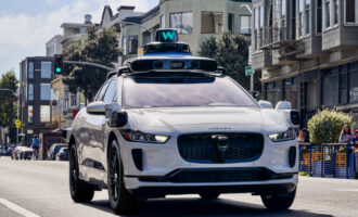 تاکسی خودران Waymo