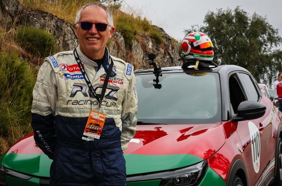 کارلوس تاوارس