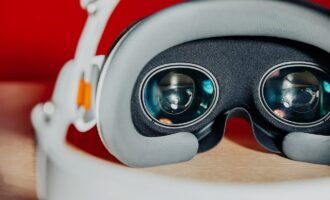 ویژن پرو 2025