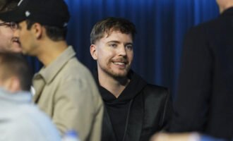 خرید تیک‌تاک توسط مستر بیست