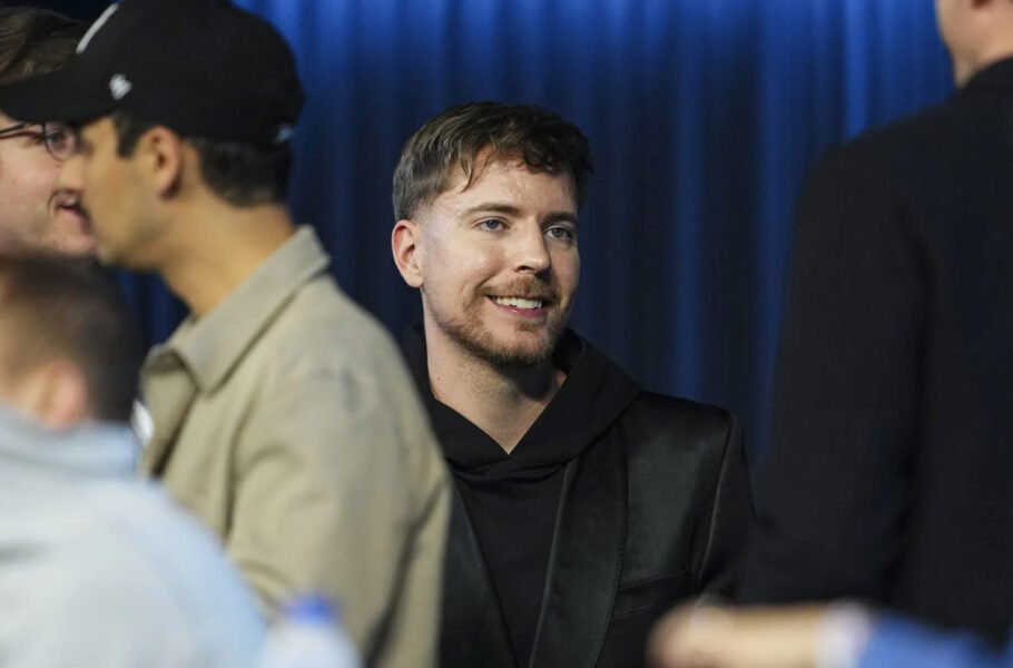 خرید تیک‌تاک توسط مستر بیست