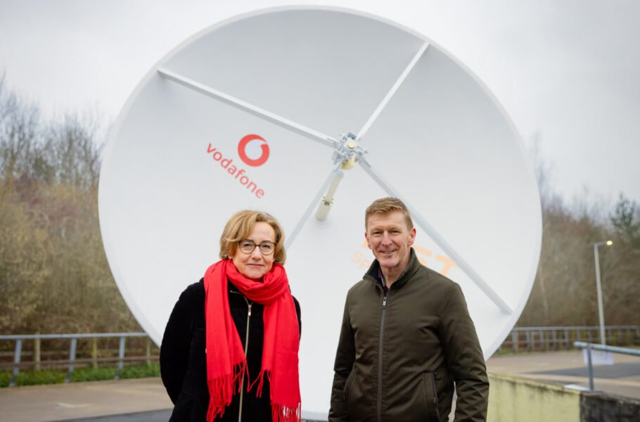 تماس ماهواره‌ای